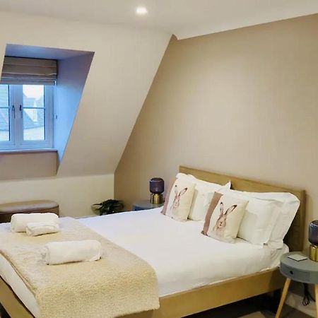 Modern Town House In Cotswolds - 3 Double Bedrooms Witney Eksteriør billede