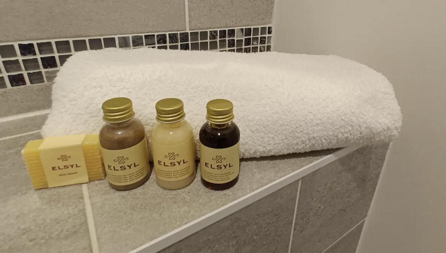 Modern Town House In Cotswolds - 3 Double Bedrooms Witney Eksteriør billede